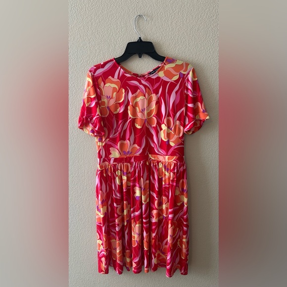 Maggy London Floral Short Sleeve Stretch Jersey Dress Women’s Size 10 NWOT - Picture 3 of 9